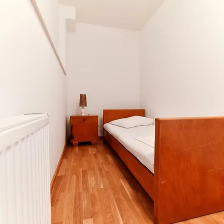 Hertz Apartment
