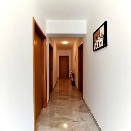 Hertz * Imotski