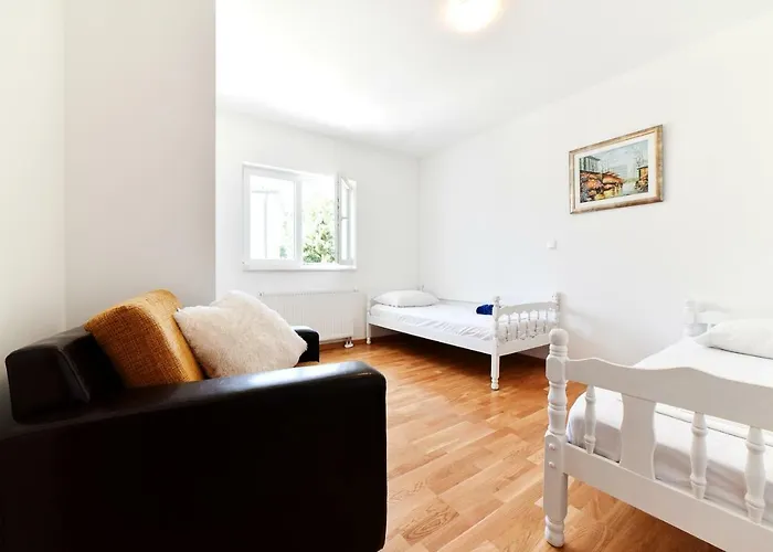 Hertz Διαμέρισμα